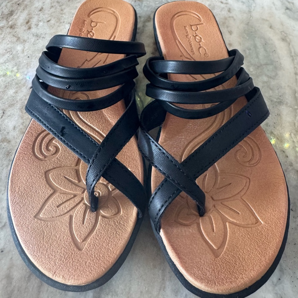🖤🤎🖤 boc Black and Tan Sandals with Crisscross Straps